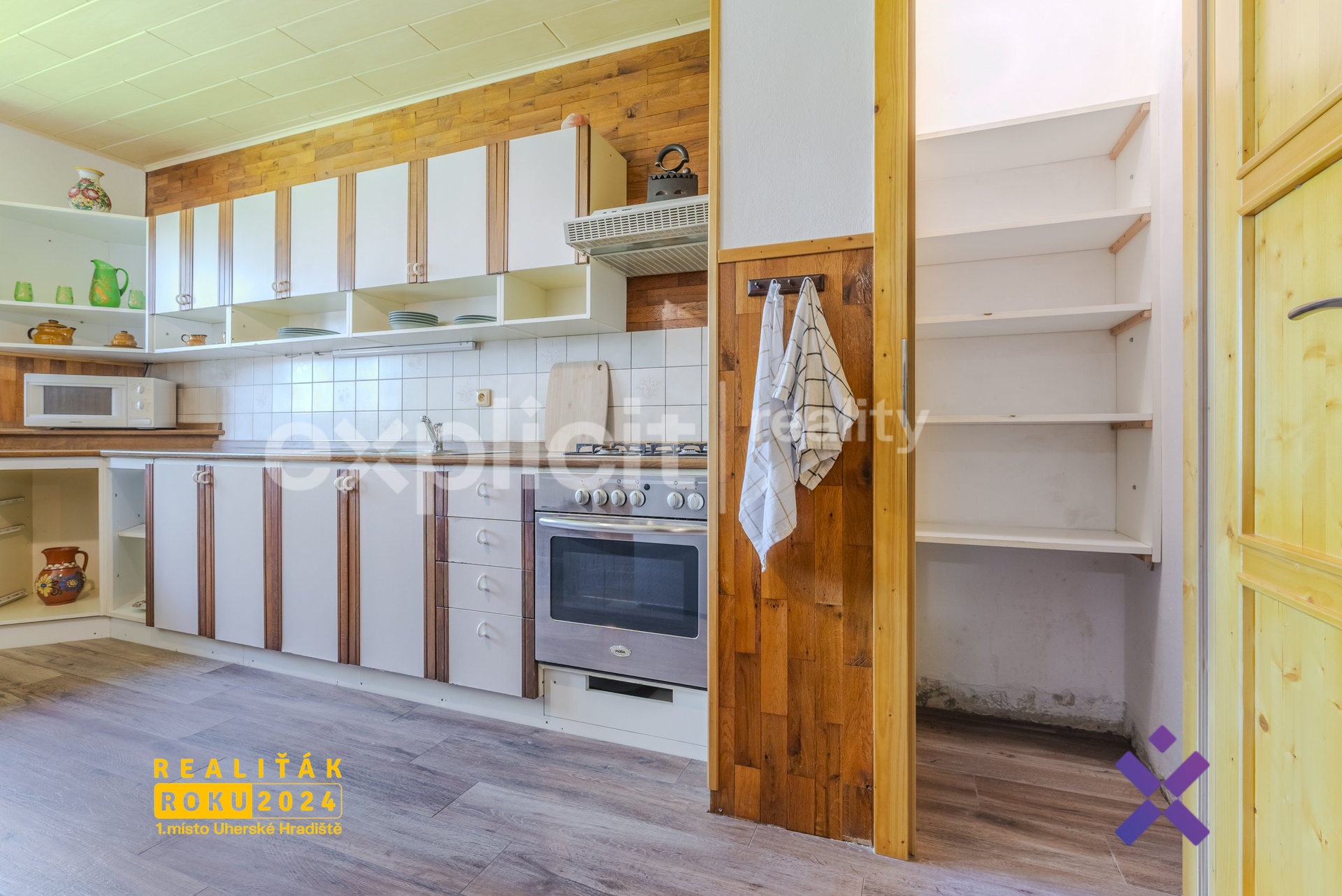 Prodej rodinneho domu 5+1 333 m², pozemek 2 555 m² - Bzenec, okres Hodonin3
