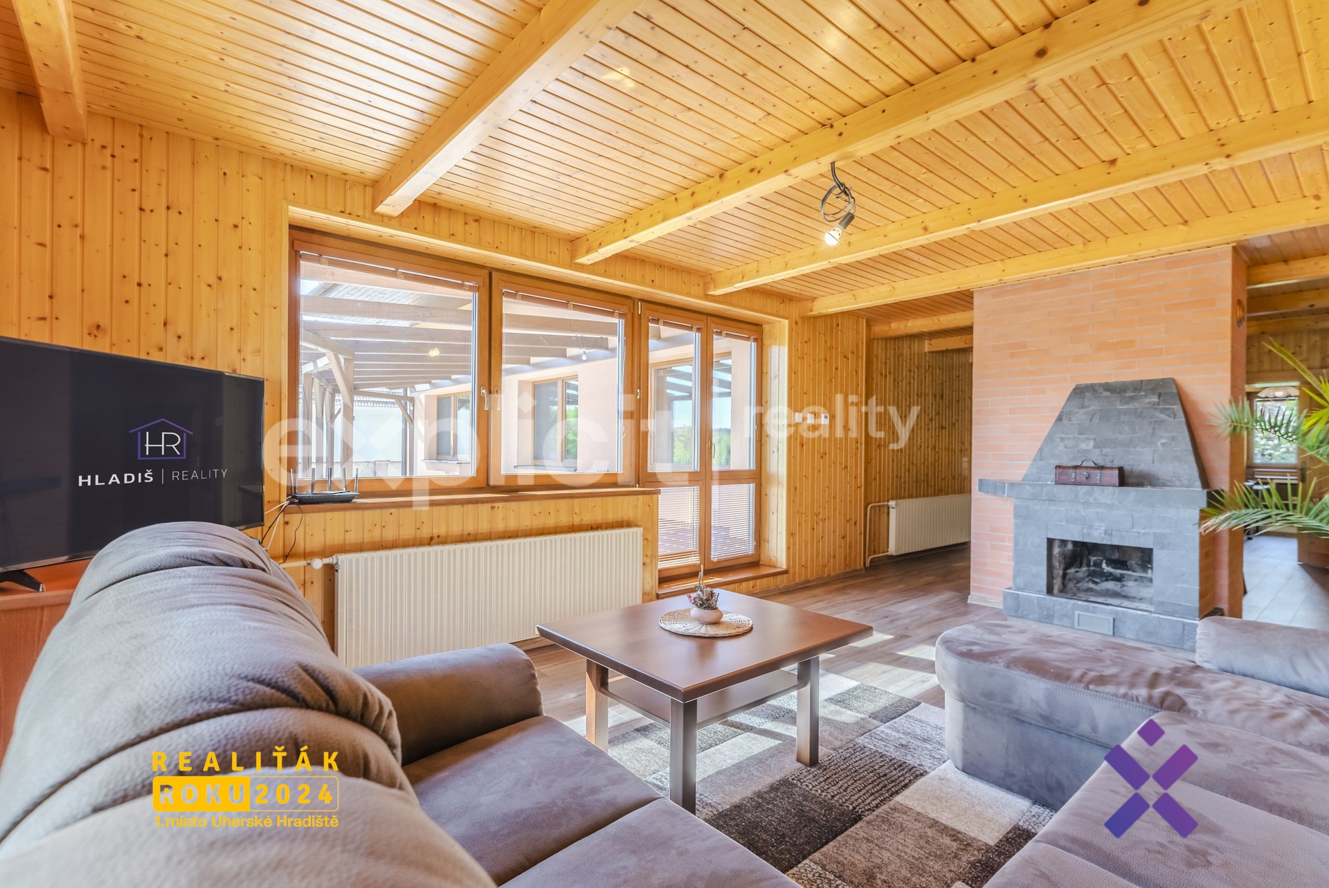 Prodej rodinneho domu 5+1 333 m², pozemek 2 555 m² - Bzenec, okres Hodonin1