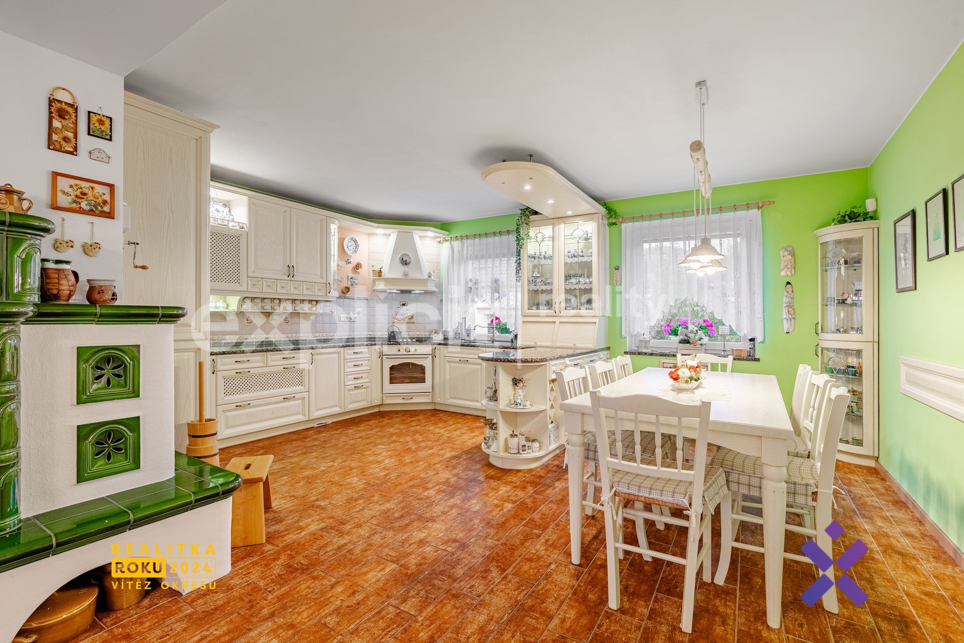 Prodej rodinného domu 234 m², pozemek 998 m² - Provodovrodinného domu - Provodov