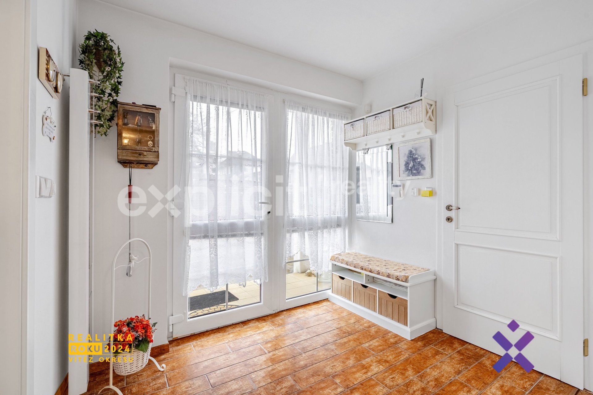 Prodej rodinného domu 234 m², pozemek 998 m² - Provodov