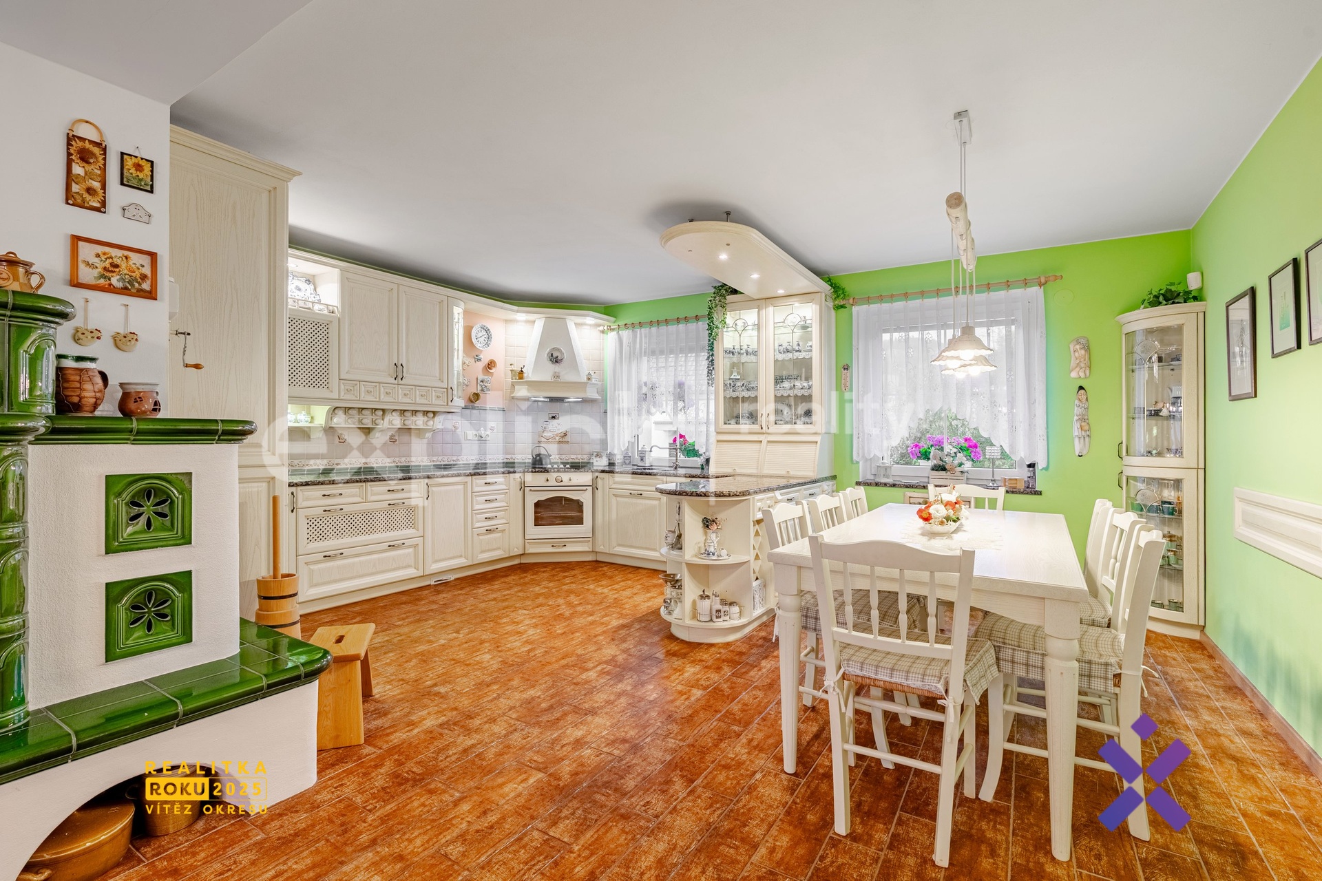 Prodej rodinného domu 234 m², pozemek 998 m² - Provodovrodinného domu - Provodov