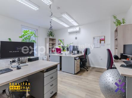 Prodej obchodniho prostoru u namesti 547 m², Uherske Hradiste2 | Prodej - obchodní prostor, 630 m²