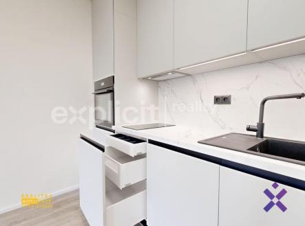 Byt-1kk-s-parkovacim-mistem-ul-Nad-Stranemi-7322-12122025_100932 | Pronájem bytu, 1+kk, 33 m²
