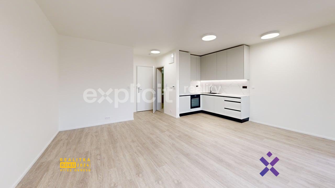 Byt-1kk-s-garazi-ul-Nad-stranemi-7322--Photo-1