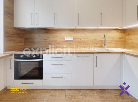 3-Zborovska-Kitchen | Pronájem bytu, 2+kk, 71 m²