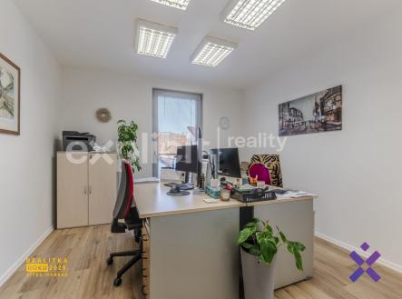 Pronajem obchodniho prostoru u namesti 547 m², Uherske Hradiste19 | Pronájem - obchodní prostor, 199 m²