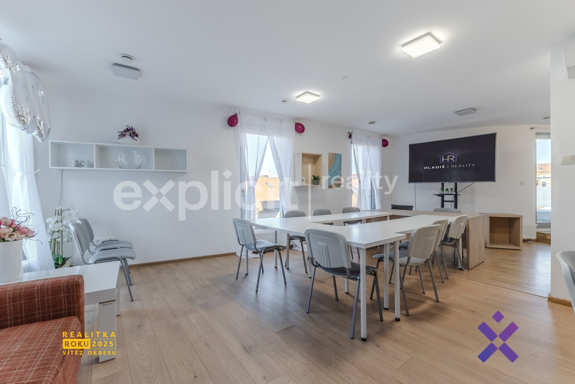 Pronajem obchodniho prostoru u namesti 4.NP 190 m21