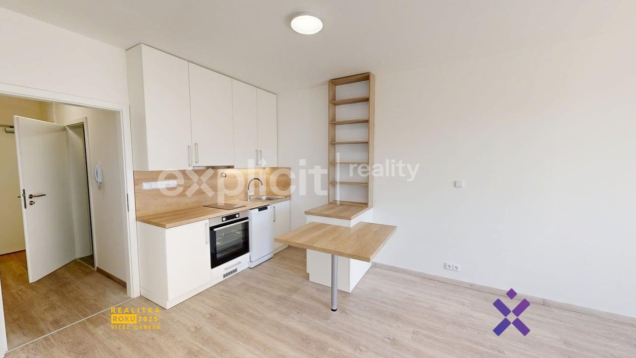 Tomáš Batík, Explicit reality, Pronájem bytu 1+kk, 34 m², Nad Stráněmi - Zlín