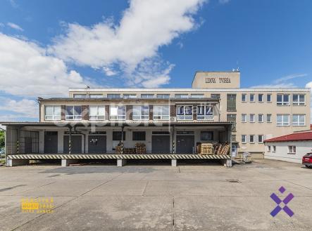 Filip Hladiš realitní makléř Pronájem prostor pro lehkou výrobu, sklady s rampou, kanceláře, 1 162 m | Pronájem - komerční objekt, sklad, 1 162 m²