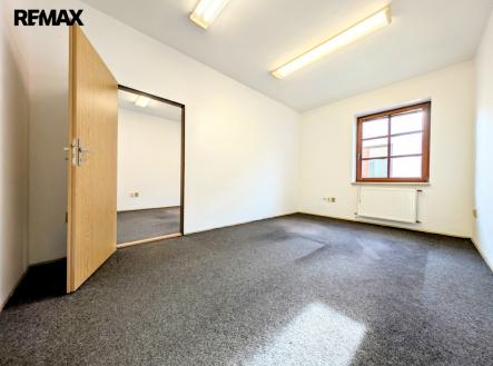 kanceláře v 2. NP ... | Pronájem - kanceláře, 20 m²