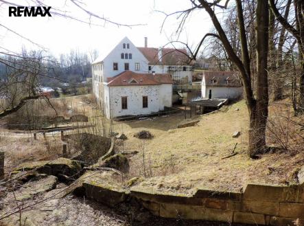 img_ea24323b80.jpg | Prodej - historický objekt, 7 969 m²