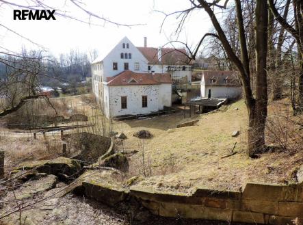 img_ea24323b80.jpg | Prodej - historický objekt, 7 969 m²