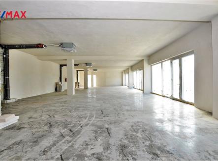 otevřený celek cca 330 m2 ... | Pronájem - obchodní prostor, 55 m²