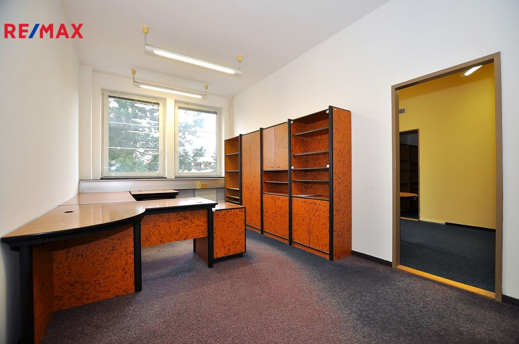 propojené kanceláře ...