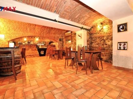 současné vybavení prostor ... | Pronájem - restaurace, 150 m²