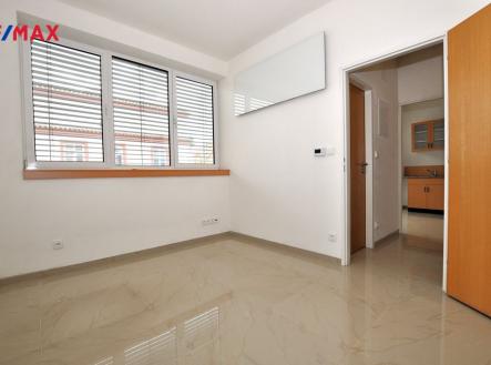 Pronájem - kanceláře, 25 m²