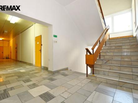 foto je pouze informativní ... | Pronájem - kanceláře, 26 m²