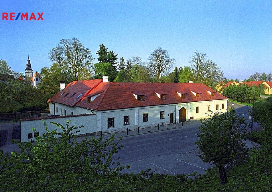 hotel-u-hrabenky-telc-exterier-zamecky-park.jpg