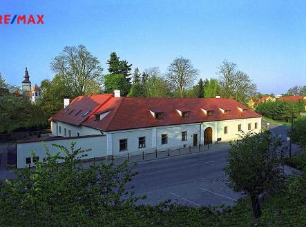 hotel-u-hrabenky-telc-exterier-zamecky-park.jpg | Prodej - hotel, 1 920 m²