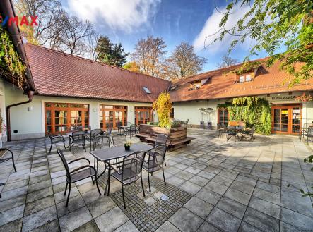 hotel-u-hrabenky-telc-zahradka1.jpg | Prodej - hotel, 1 920 m²