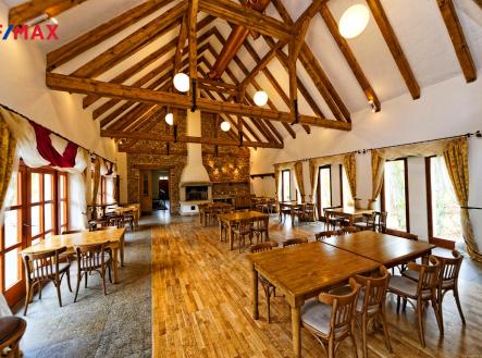 hotel-u-hrabenky-telc-aula-konferencni-sal2.jpg | Prodej - hotel, 1 920 m²