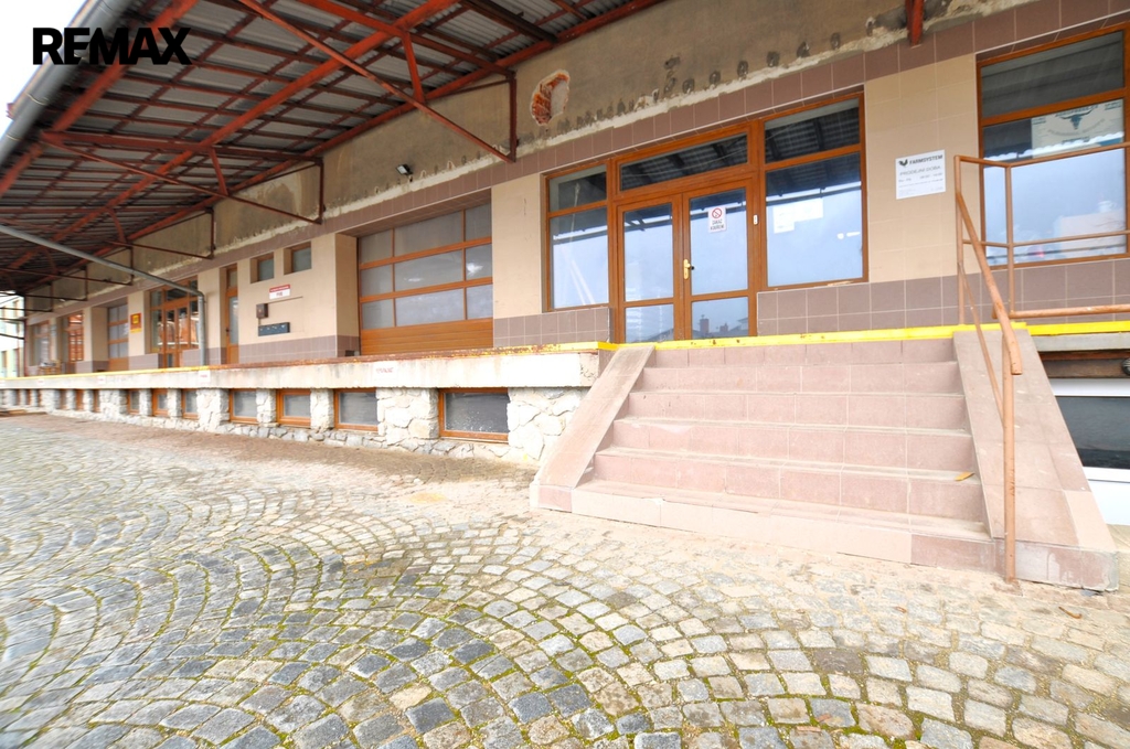 vstup přes společný prostor ...