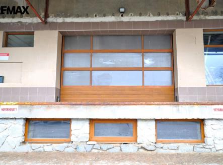 do skladu z rampy ... | Pronájem - skladovací prostor, 80 m²