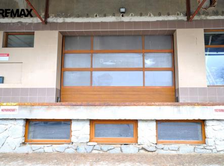 do skladu z rampy ... | Pronájem - skladovací prostor, 80 m²
