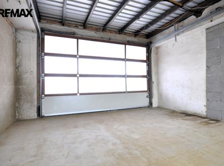 vstup ... | Pronájem - skladovací prostor, 80 m²