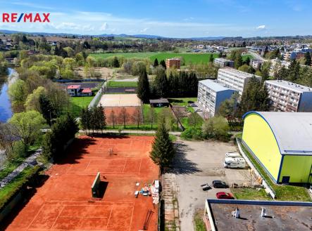součást sportovních areálů ... | Prodej - pozemek pro komerční výstavbu, 2 518 m²
