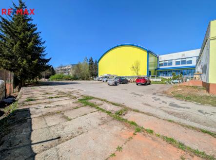 zpevněná plocha ... | Prodej - pozemek pro komerční výstavbu, 2 518 m²