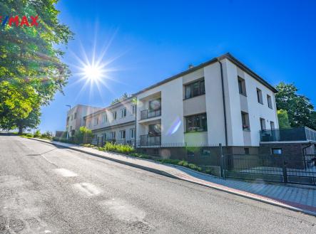 přístup k celku ... | Prodej - dům/vila, 880 m²