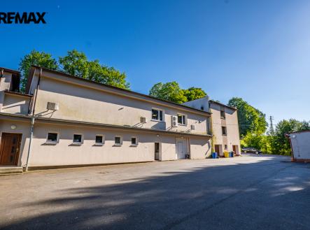 dvůr a výrobní/skladovací část ... | Prodej - výrobní prostor, 880 m²