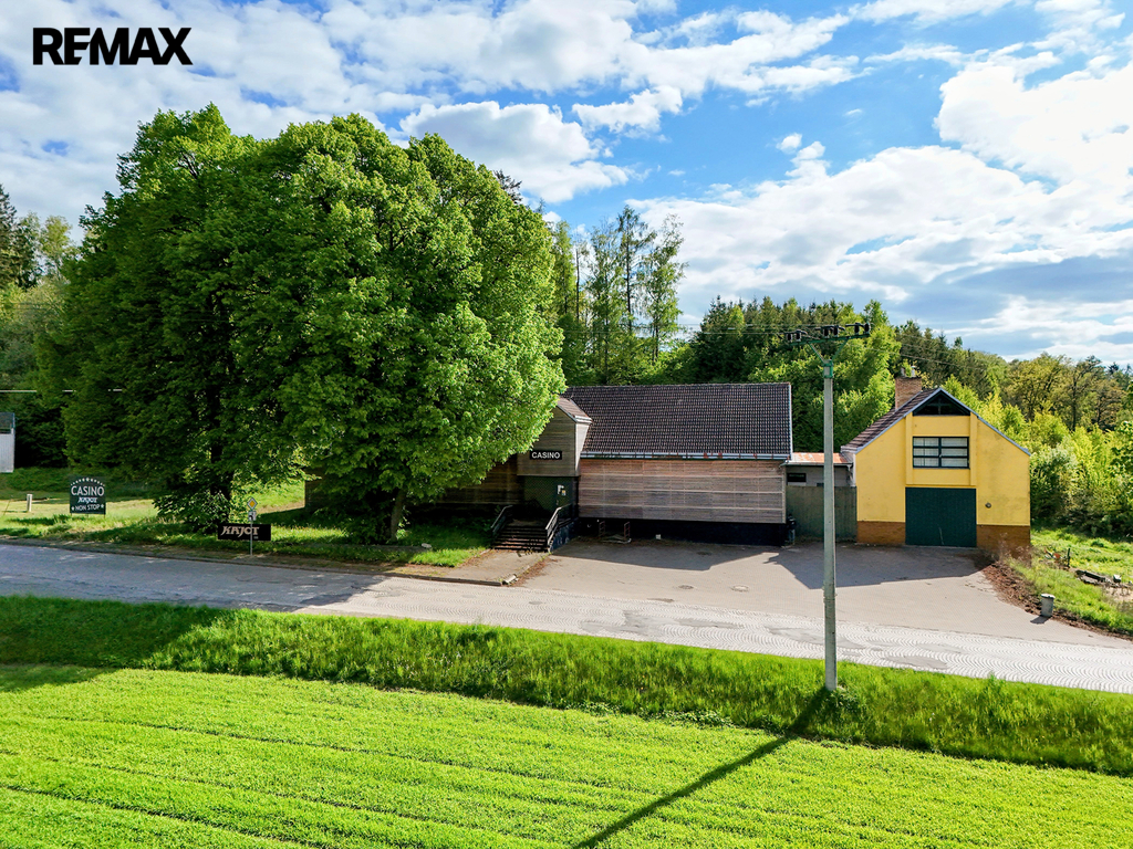 vítá Vás Skuhrov ...