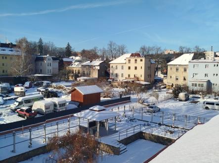 výhled z obývacího pokoje | Pronájem bytu, 2+kk, 79 m²