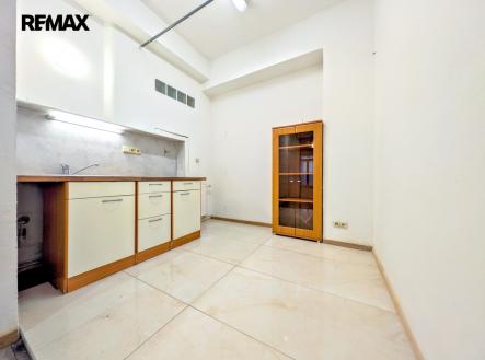 zázemí ... | Pronájem - obchodní prostor, 33 m²