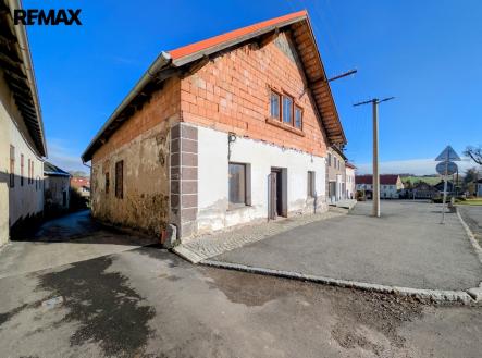 z ulice ... | Prodej - dům/vila, 430 m²