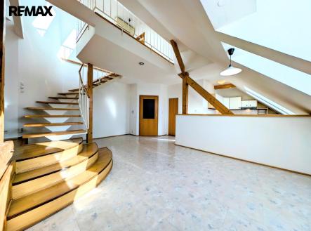 byt do poschodí ... | Pronájem bytu, 3+kk, 103 m²