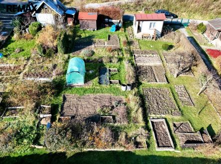 od východu ... | Pronájem - pozemek, zahrada, 247 m²