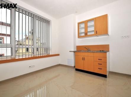 pokoj s kouskem linky ... | Pronájem bytu, 2+kk, 25 m²