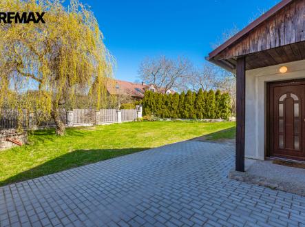 při vstupu ... | Prodej - dům/vila, 181 m²