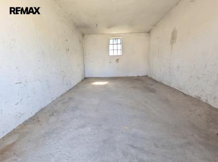 pxl-20260427-132554145-2.jpg | Prodej - malý objekt/garáž