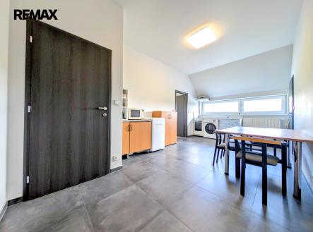 pokoj s KK ... | Pronájem bytu, 2+kk, 55 m²