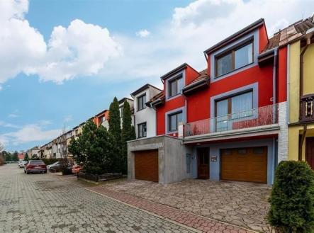 Prodej - dům/vila, 278 m² obrázek