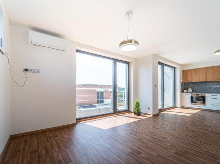 . | Pronájem bytu, 3+kk, 73 m²