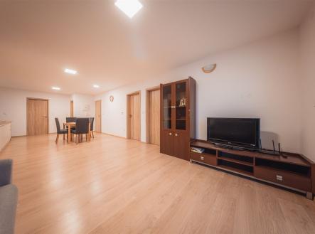 . | Pronájem bytu, 3+kk, 70 m²