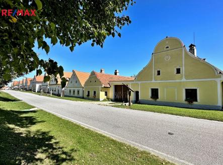 Pohled na dům | Prodej - dům/vila, 430 m²