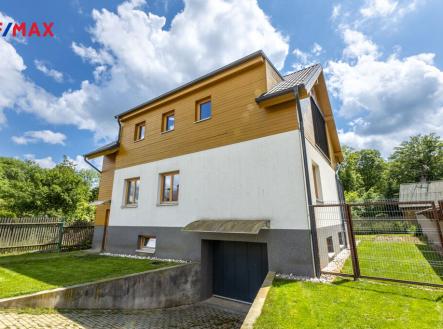 a9ca36762ceeb0d4ce6529848b11f835a8cbfdbf.jpg | Prodej - dům/vila, 233 m²