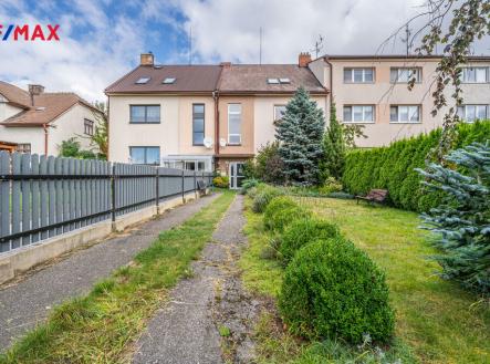 Příjezdová cesta k domu | Prodej bytu, 2+1, 68 m²