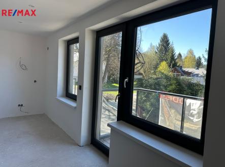 Balkon u obývacího pokoje | Prodej bytu, 3+kk, 74 m²